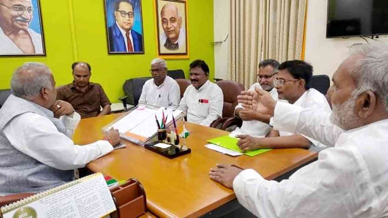 ভূমি সংস্কার, একশ দিনের কাজ ও মজুরির দাবিতে বিহার সরকারকে স্মারকলিপি