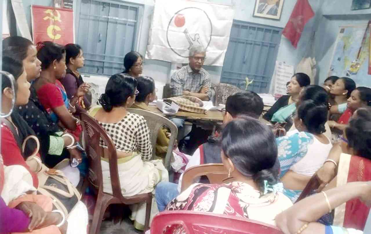 এগিয়ে চলুক রোজকার লড়াই