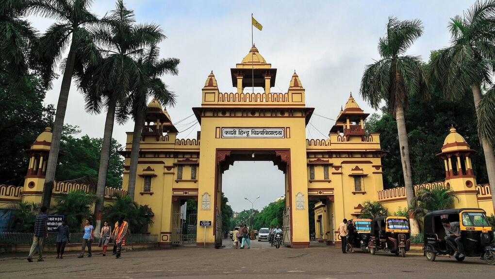 শিক্ষায় ধর্মান্ধতা : বেনারস হিন্দুবিশ্ববিদ্যালয়ে এবিভিপি-র ন্যক্কারজনক ‘আন্দোলন’