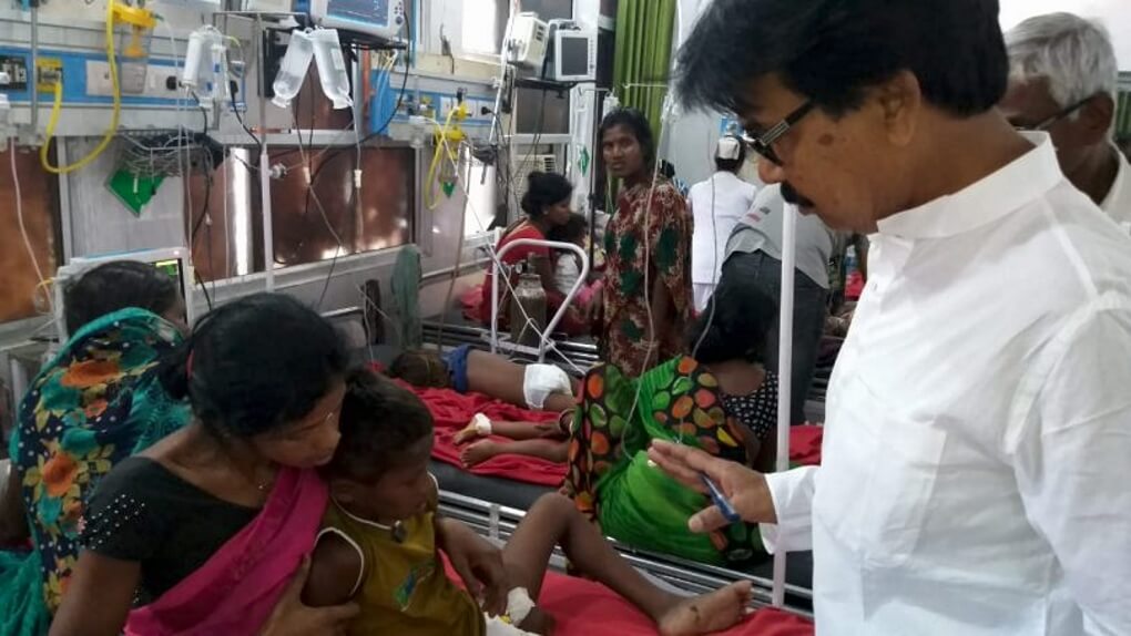 এই মৃত্যুমিছিল কি রোখা যেতো না ?