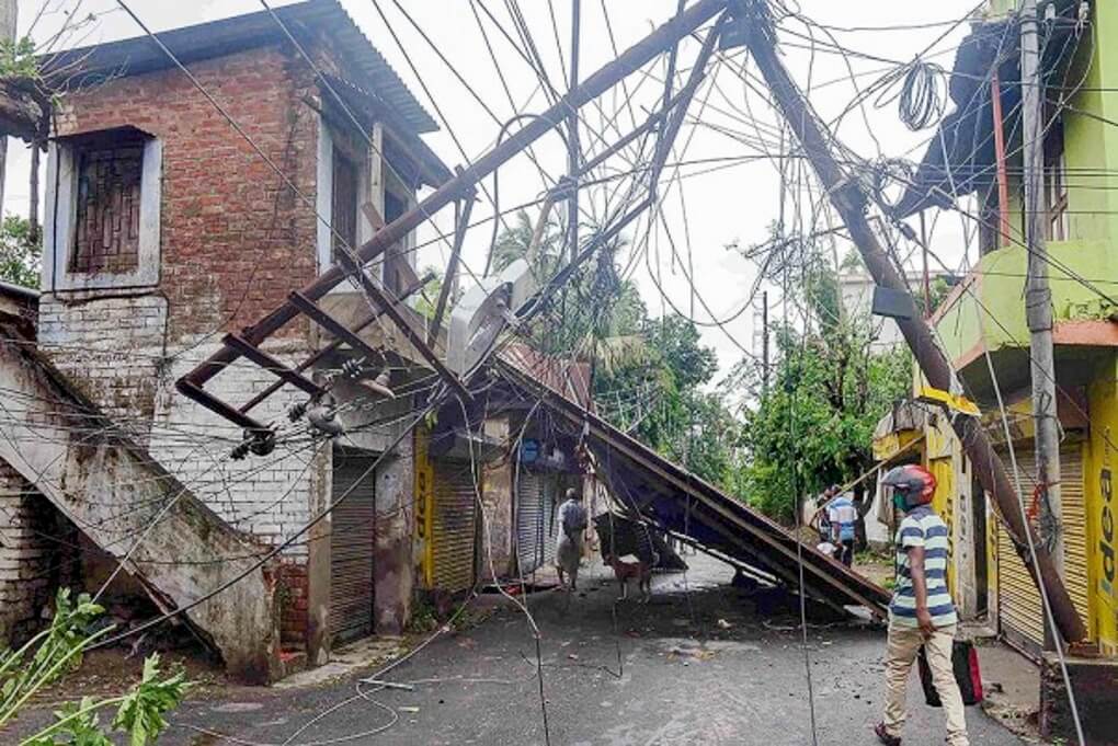 আমফান, শহুরে দুর্ভোগ ও জরুরি পরিষেবার বাণিজ্যিকীকরণ