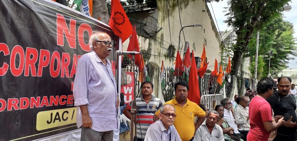 প্রতিরক্ষা শিল্পে শ্রমিক ধর্মঘটের চাপে মোদী সরকার সাময়িকভাবে পিছু হটলো