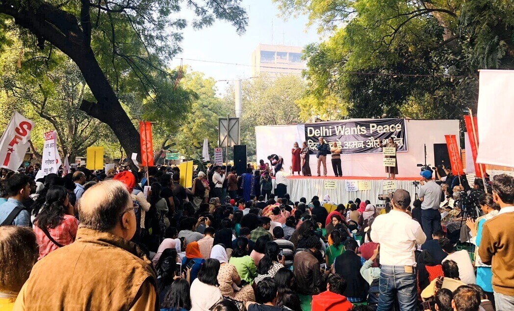 দিল্লী চায় শান্তি