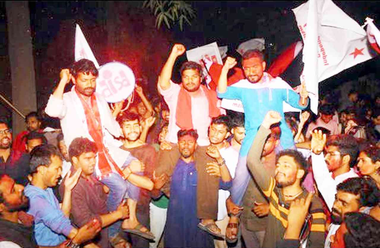 জেএনইউ-তে এবিভিপি’র হিংসা