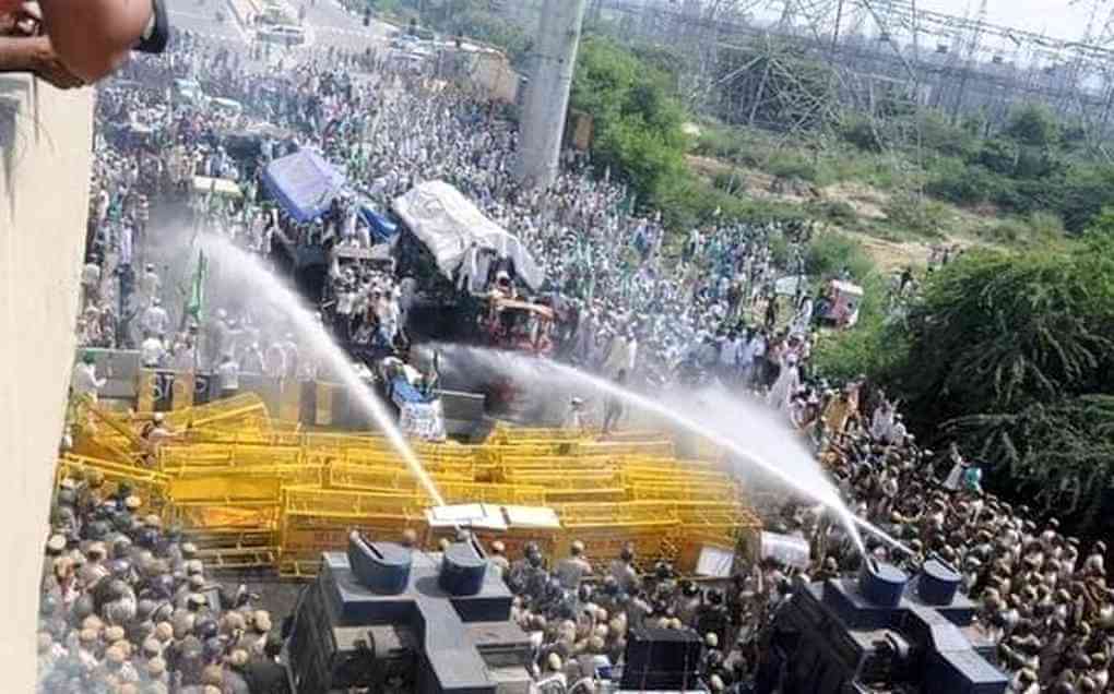 ২৬ নভেম্বর : নতুন এক আরম্ভের সূচনা করলো ভারতীয় জনতা