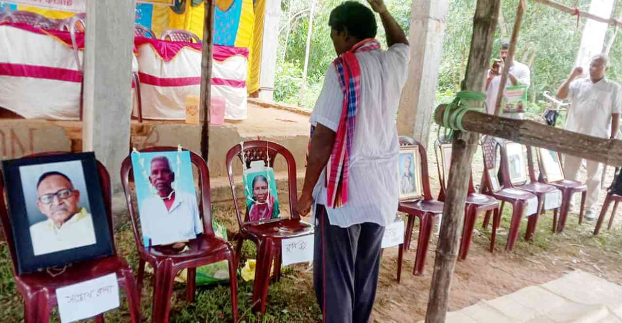 গোপীবল্লভপুরে আদিবাসী প্রবাদপ্রতীম যুগল বিপ্লবী লেবাচাঁদ টুডু ও কুনি টুডুর স্মরণসভা