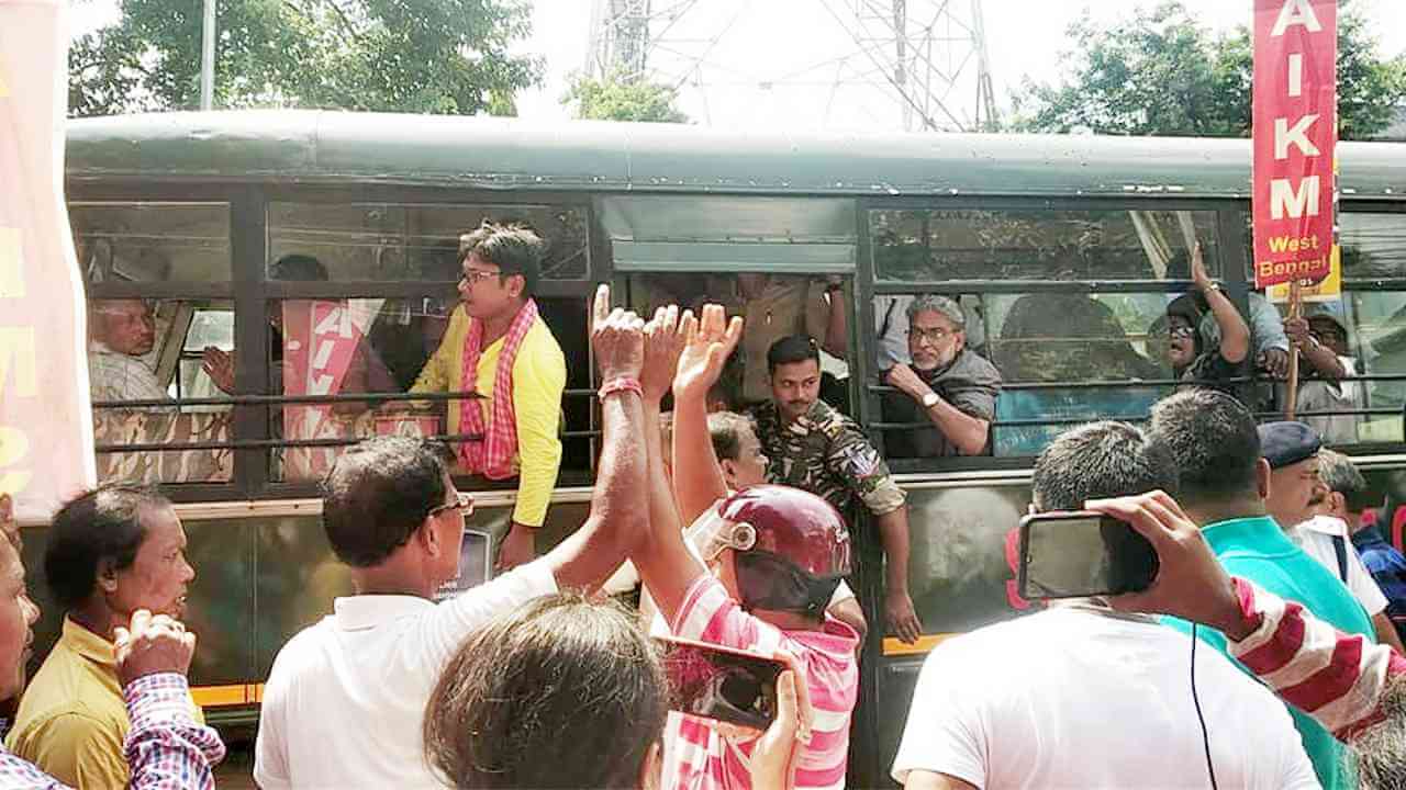 কাওয়াখালি-পোড়াঝাড় ভূমি রক্ষা কমিটির মিছিলে পুলিশী নিপীড়নকে ধিক্কার
