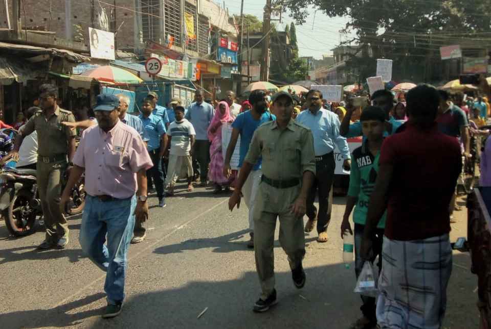 সিলিকোসিসে আক্রান্ত মানুষের দায় কেন্দ্রীয় ও রাজ্য সরকারকে নিতে হবে দাবিতে বিক্ষোভ মিছিল