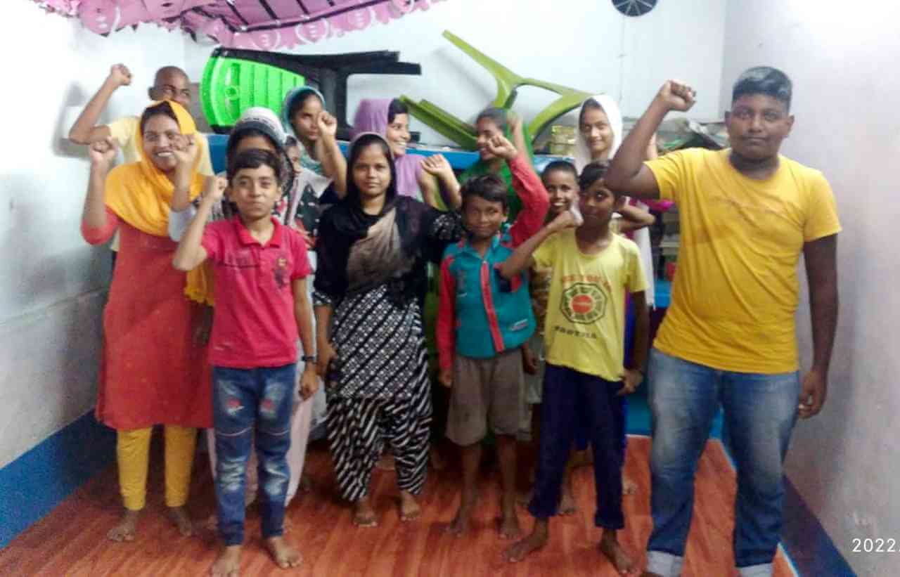 ‘লাল সেলাম’ শ্লোগানে মুখর হল একঝাঁক মুষ্টিবদ্ধ হাত