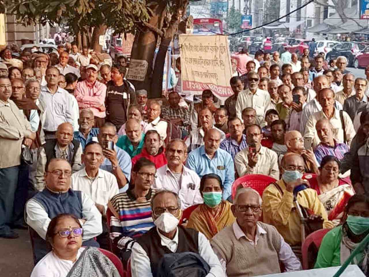 রাষ্ট্রীয় পরিবহণ শিল্প আজ ধ্বংসের পথে: কর্মীরা তাঁদের অধিকার, মর্যাদার লড়াই চালিয়ে যাচ্ছেন